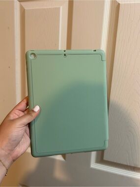 Apple Mint Green Silicone Tablet Case - Slim Protective Cover